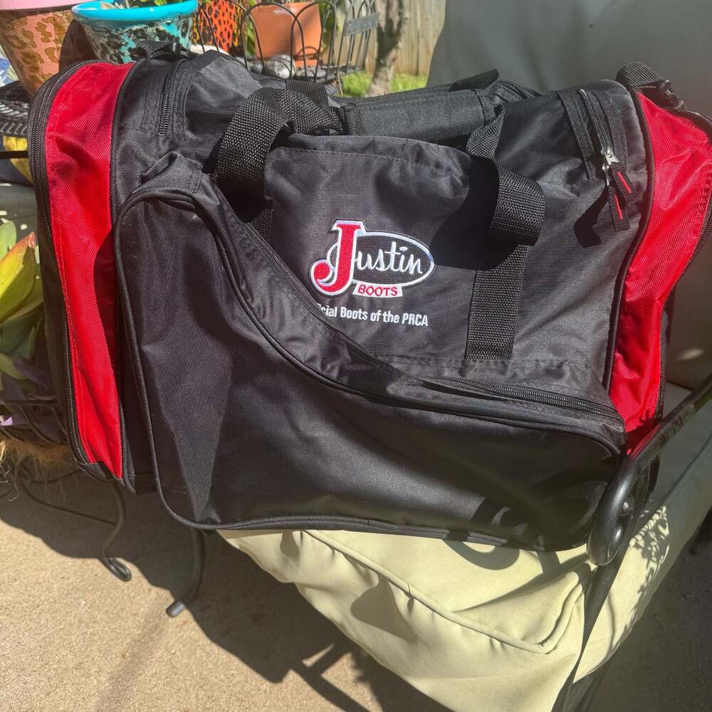 Wrangler NFR 2016 Las Vegas ProRodeo Justin Boots Red Black Duffel Travel Bag